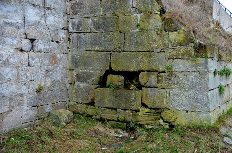 Concrete Retaining Wall Installation And Repair